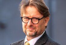 A UK Verdict Raises Hope for Pro-Palestine Voices; Dr Gerald Horne on South Africa and Palestine; Amazon Labor Leaders Denounce Union-busting